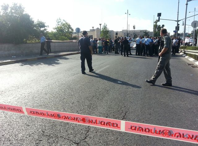 A Jérusalem, deux attaques palestiniennes présumées ont fait deux morts.
