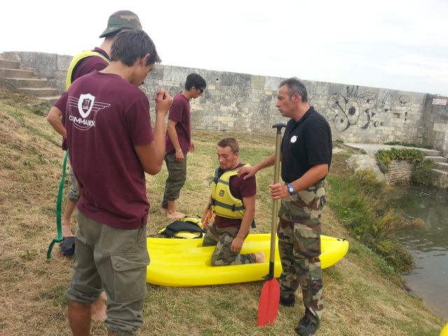 Zoom - Explications d'un militaire