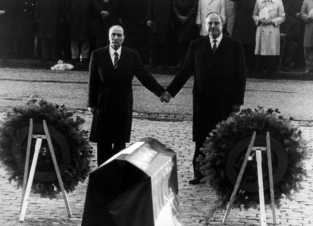 François Mitterrand et Helmut Kohl le 22 septembre 1984