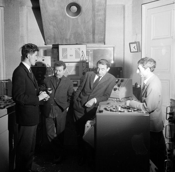 Alain de Chambure, Jacques Poullin, Pierre Schaeffer et Luc Ferrari par Laszlo Ruszka