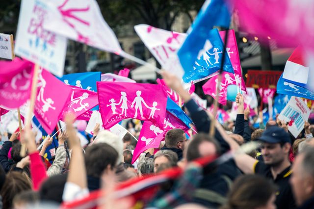 Dans les rues de Paris et Bordeaux, ils étaient des milliers