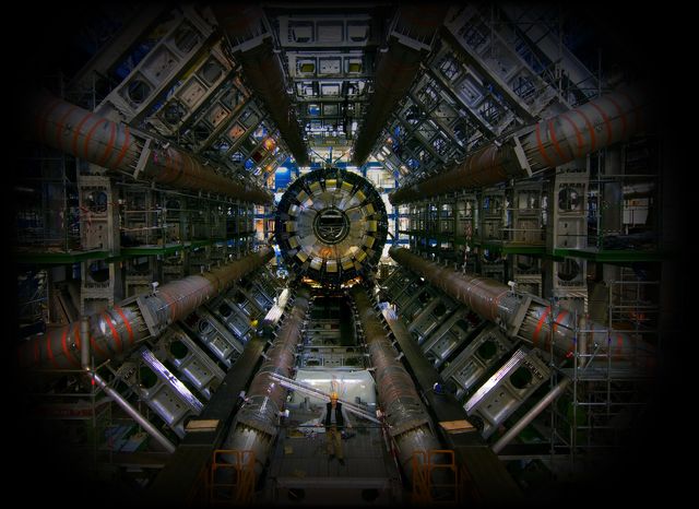 Exposition "Le grand collisionneur - LHC"