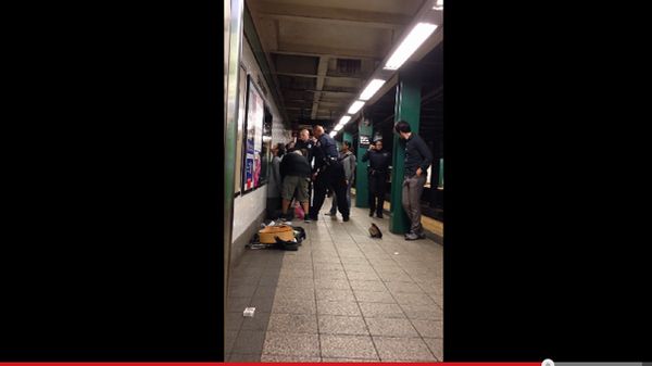 L’arrestation musclée d’un musicien dans le métro new yorkais crée la polémique sur Internet
