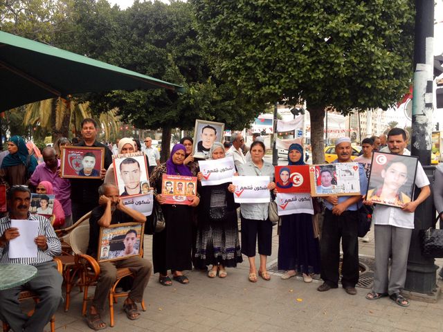 MANIFESTATION DE FAMILLES DES MARTYRS DE LA REVOLUTIONS, QUI DEMANDENT JUSTICE