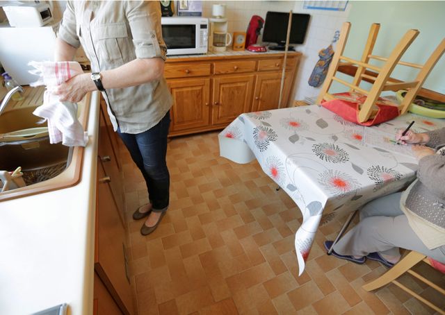Beaucoup d'aides-ménagères ne sont pas déclarées