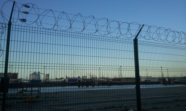 Le gouvernement britannique va débourser 15 millions d'euros pour renforcer la sécurité sur le port de Calais