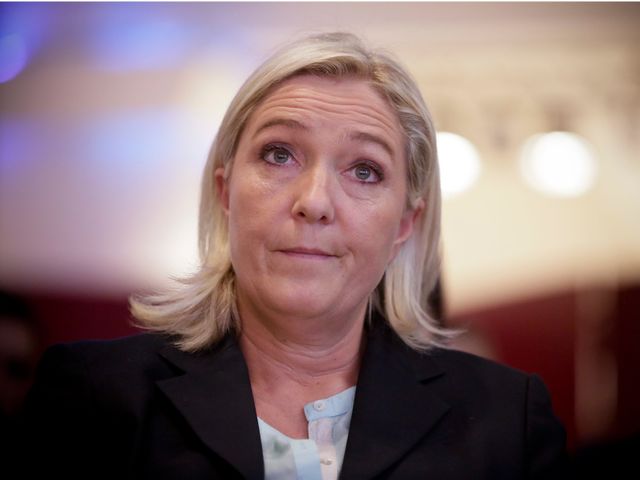 Marine Le pen a visité les rues de Calais ce vendredi