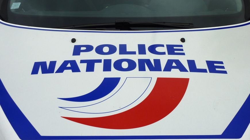 Une voiture de police - image d'illustration / Ne changez pas mes titres.