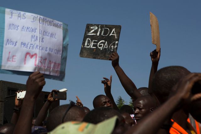 Les manifestants place de la Nation à Ouagadougou