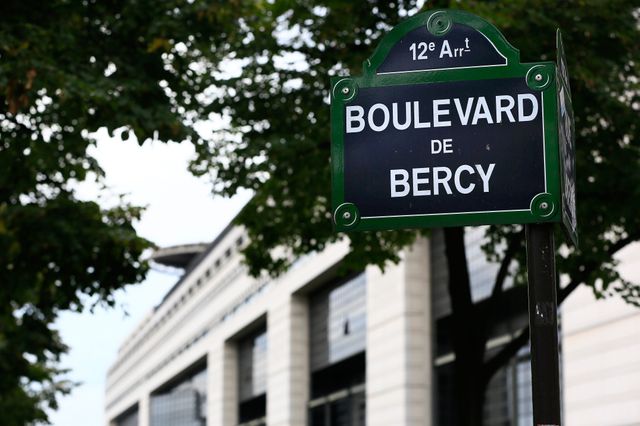 Le gouvernement fait les fonds de tiroir