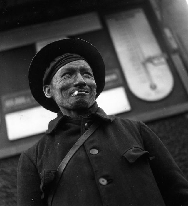 Mineur Lens 1945