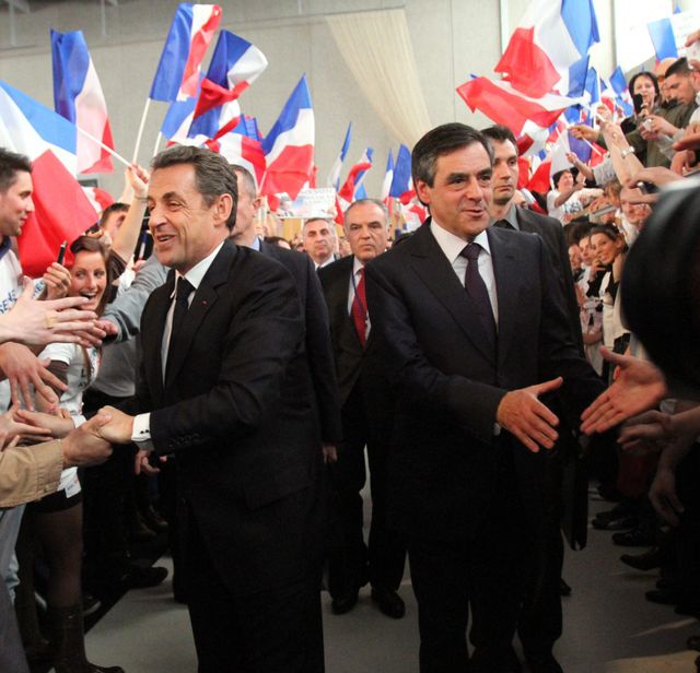 Fillon annonce qu'il va porter plainte contre les deux journalistes du Monde qui ont révélé l'affaire