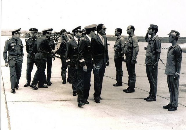 Général Mohamed Oufkir à La Base de Kénitra 1972