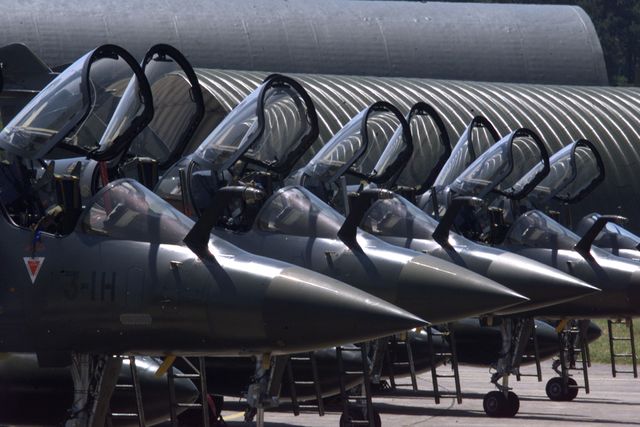 Six Mirage 2000D français seront basés en Jordanie