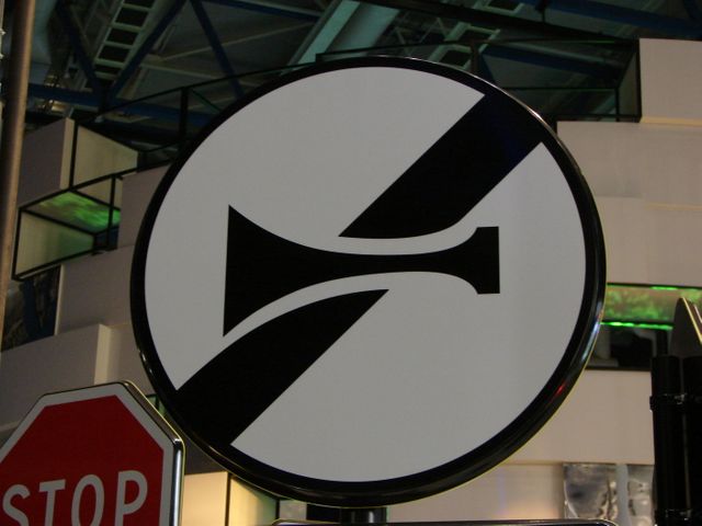 Panneau d'interdiction de klaxonner