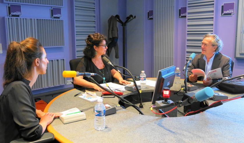 Quelques minutes avant studio 153... Anne-Hélène Dubray, Aline Pailler & Pierre Péju (de gauche à droite) Annick Haumier © Radio