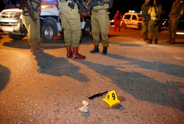 Deux Israéliens blessés et unefemme tuées