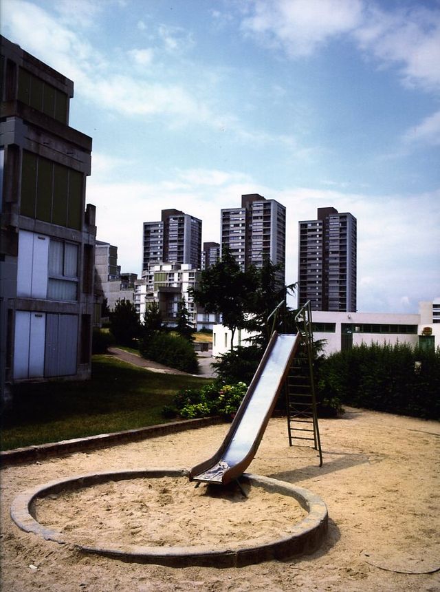 Espace ludique Résidence La Boissière à Ropsny Mission Datar, juillet 1984