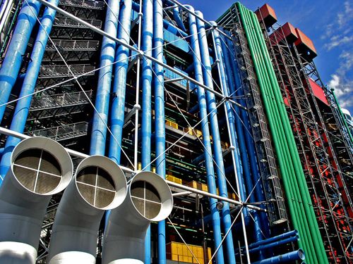 Façade du centre Georges Pompidou - Beaubourg à Paris