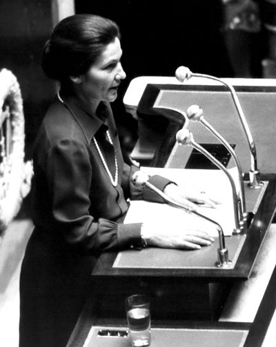 Simone veil à l'Assemblée