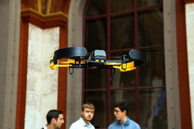 Les professionnels du drones s'inquiètent des conséquences de ces survols