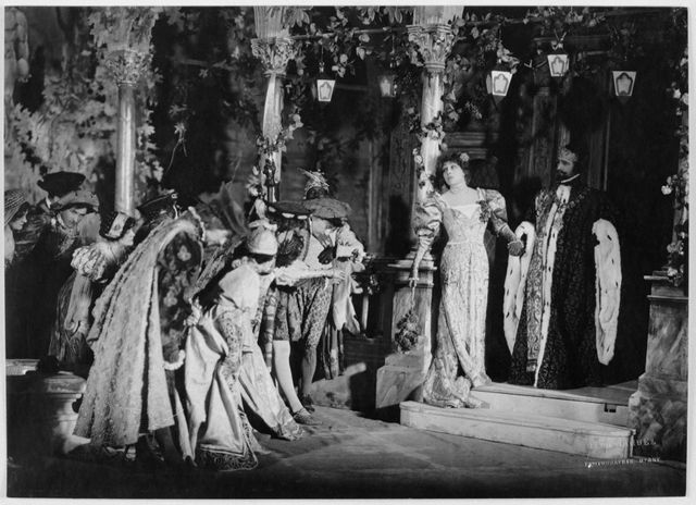 Angelo, tyran de Padoue 1905 Henri Manuel, Sarah Bernhardt ( Tisbe ) et Desjardins ( Angelo ) , journée I, scène 1.