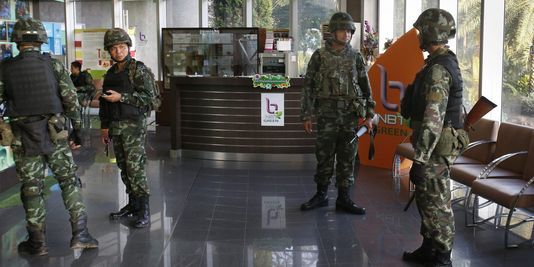 Militaires thailandais à la télé