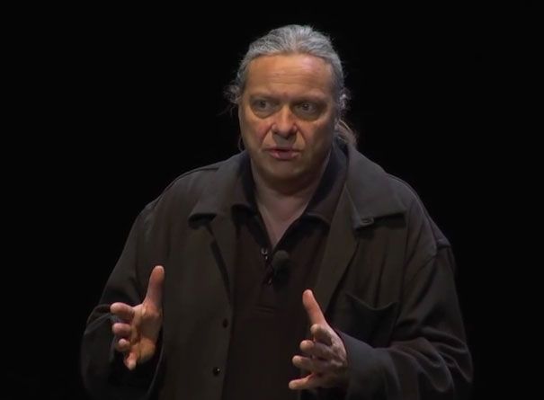 Franck Lepage, capture d'écran d'une "conférence gesticulée"