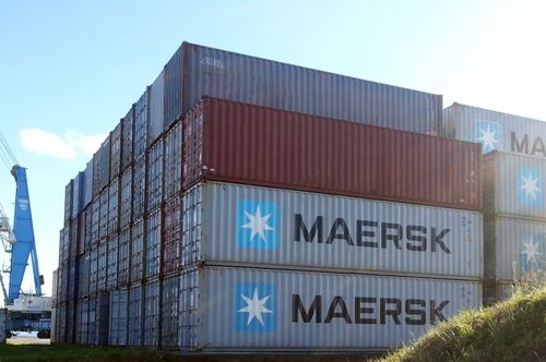 Containers dans le port de Brest