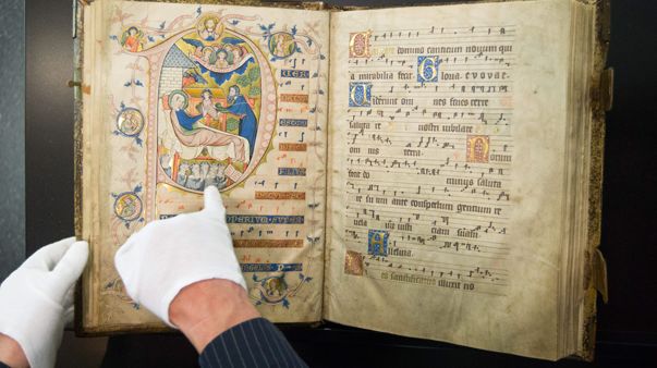 Exposition du "Codex Gisle", manuscrit du XIIIe siècle (©MaxPPP)