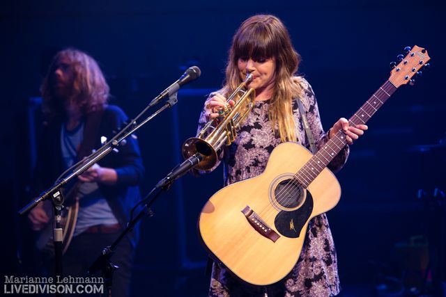 Angus and Julia Stone