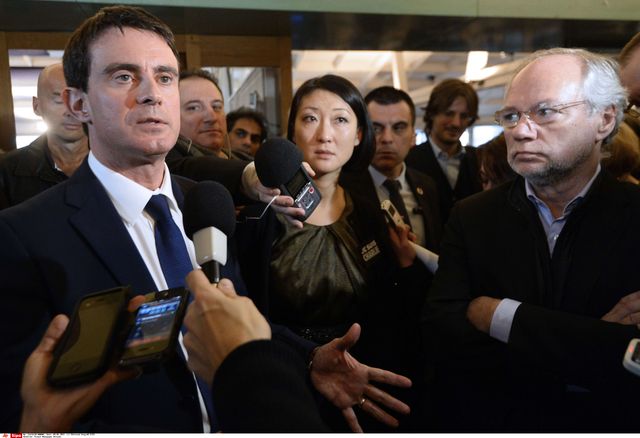 Manuel Valls et Fleur Pellerin ont rendu visite aux journalistes de Charlie Hebdo hébergés par la rédaction de Libé
