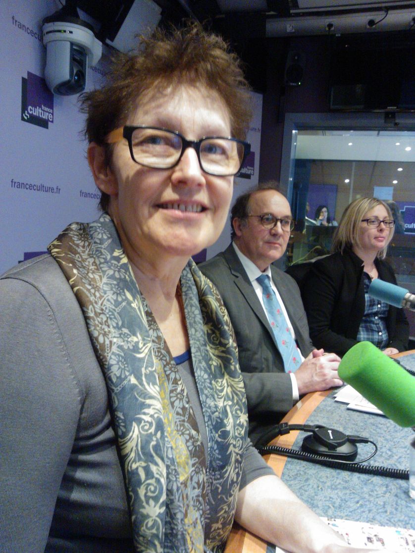 Marie Reynier( Rectrice), Christophe Lafond (MGEN) et Nolwenn Clark, étudiante.