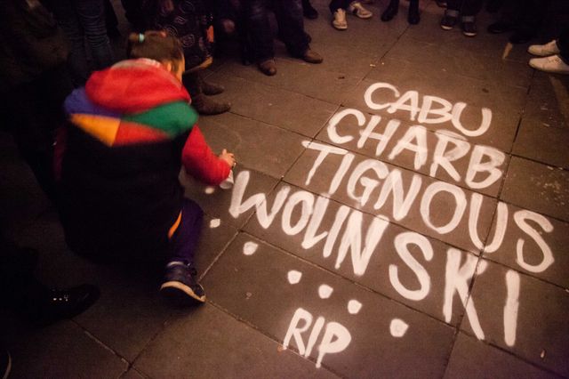Lors de la manifestation hier soir à Paris.
