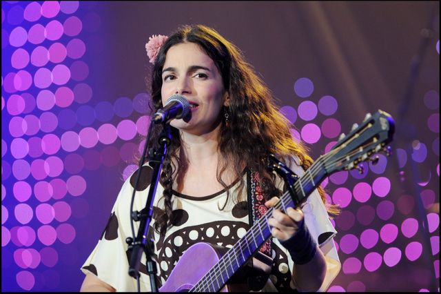 Yael Naim chante pour le "Grand Prix Sacem 2011", au Casino de Paris.
