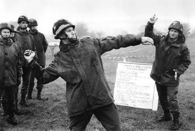 Instruction : lancer de grenade