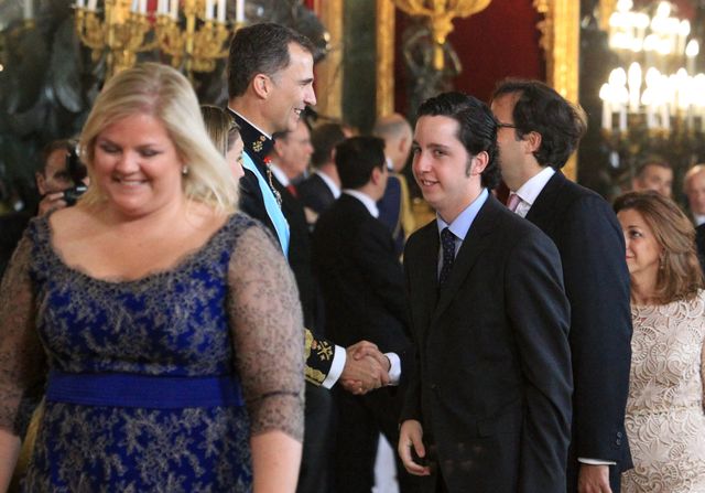 19 juin 2014, Fancisco Nicolás Gómez Iglesias sert la main de Felipe VI, le roi tout juste couronné.