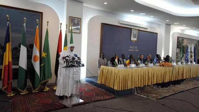 Le secrétaire général du mouvement rebelle touareg malien Azawad lors des négociations de paix en Algérie