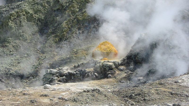 Fumerolles des champs phlégréens
