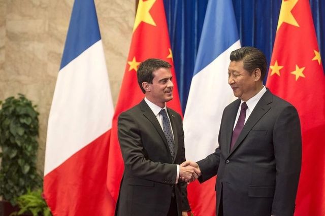 Manuel Valls et le Président chinois Xi Jinping à Pékin le 30 janvier 2015