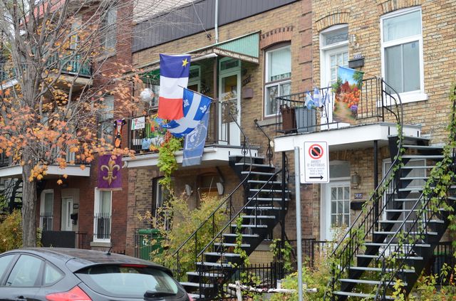Drapeau Acadie et drapeau Québec