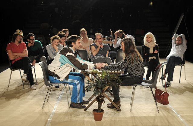 Les Chiens de Navarre - les armoires normandes au théâtre des bouffes du nord - 2015