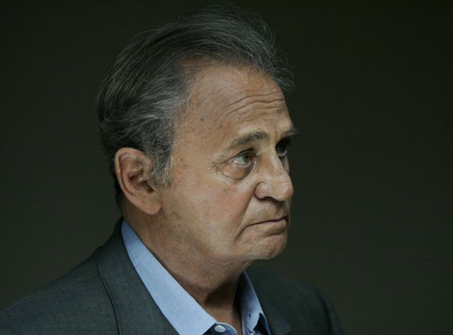 Roger Hanin dans Navarro