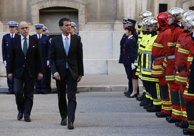 Manuel Valls et Bernard Cazeneuve à Marseille