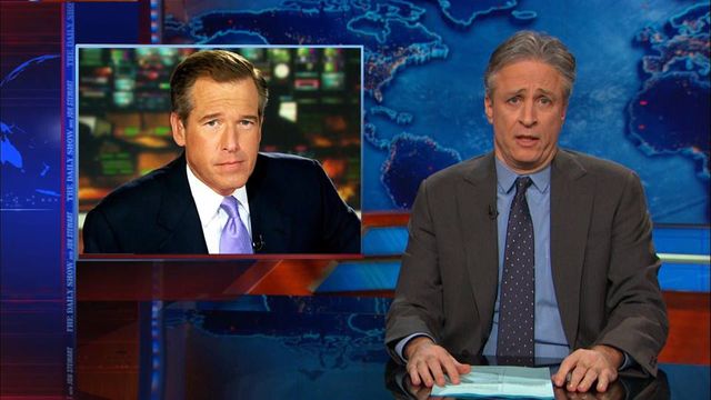 Jon Stewart, star des late-shows, évoquant le scandale Brian Williams, star de l'info (9 février 2015)