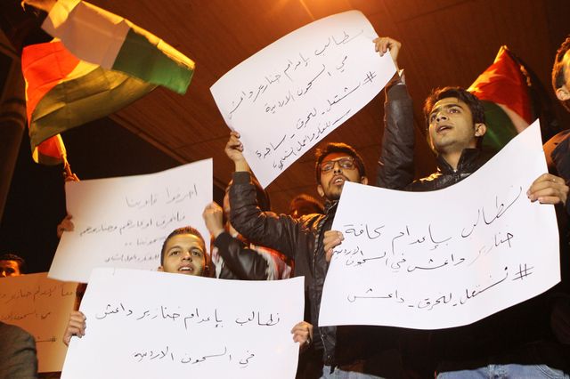Les jordaniens manifestent après l'exécution d'un pilote jordanien par EI