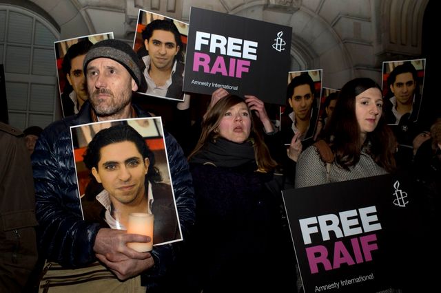Manifestations devant l'ambassade d'Arabie Saoudite, à Londres, en soutient à Raif Badawi