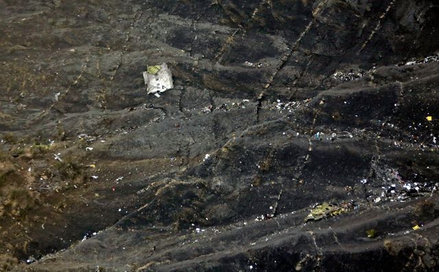 Débris de l'A320 qui s'est écrasé dans les Alpes