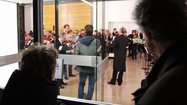 L'Orchestre national de France conteste l'annulation de son concert en jouant dans le hall de la Maison de la Radio