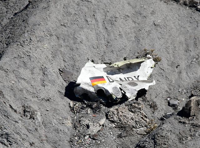 Les recherches se poursuivent sur les lieux du crash de l'Airbus A320 de Germanwings.
